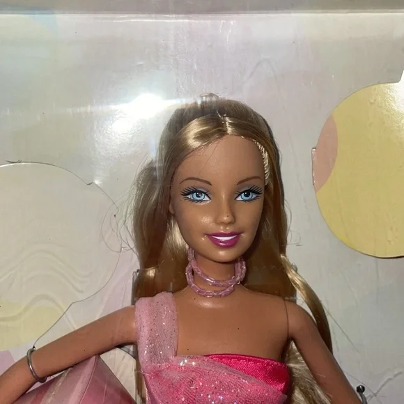 2004 Happy Birthday Barbie 20 years NIB Mint - Picture 2 of 8